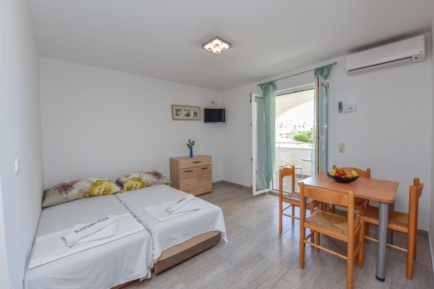 Apartments Mark - 200 M From Sea Novalja Bagian luar foto