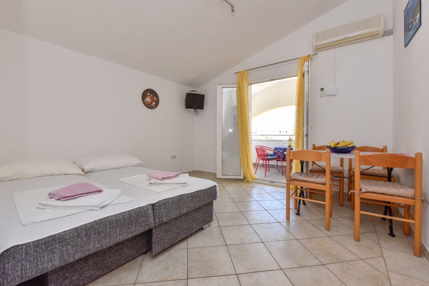 Apartments Mark - 200 M From Sea Novalja Bagian luar foto